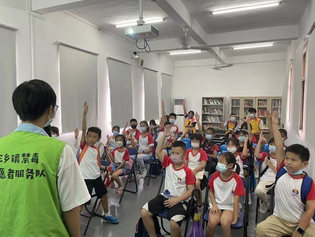 三鄉(xiāng)鎮(zhèn)開(kāi)展“無(wú)毒暑期，健康同行”禁毒宣傳活動(dòng)圖片4.jpg