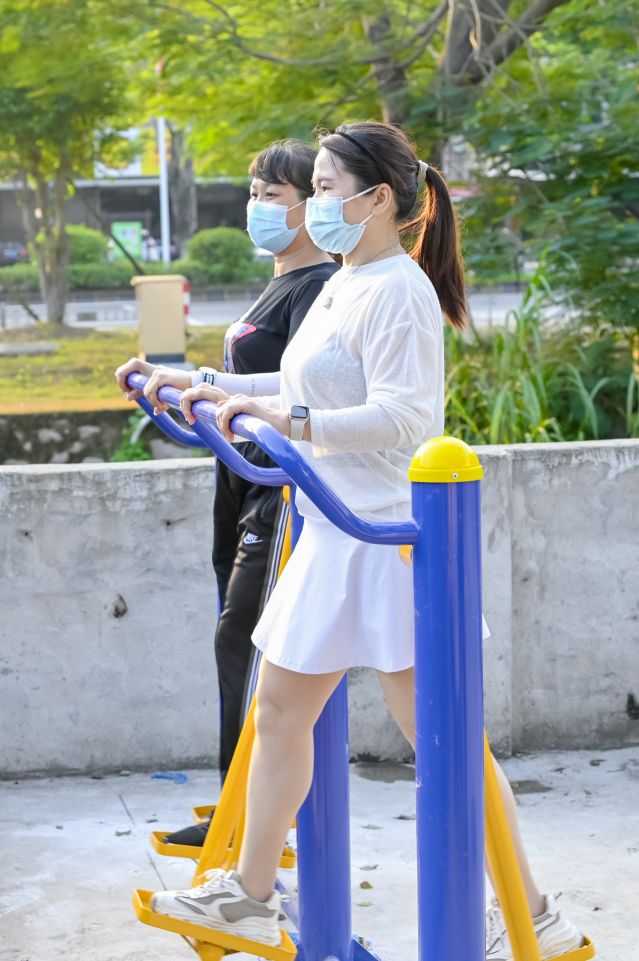 221111-【公益體彩進(jìn)社區(qū)-南區(qū)】守護(hù)健康，有我添“彩” 公益體彩走進(jìn)中山良都社區(qū) (156).